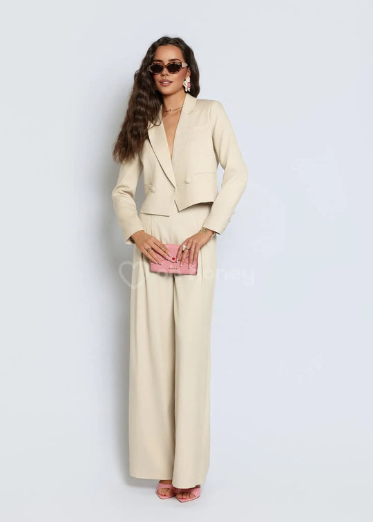Komplet Garniturowy z Krótką Marynarką i Spodniami Beżowy EVORIA ohhoney