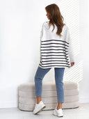  Sweter oversize w paski Biało-Czarny REVERIE
