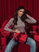 Sweter z Golfem i Błyszczącą Nitką Taupe WINTER LOVE
